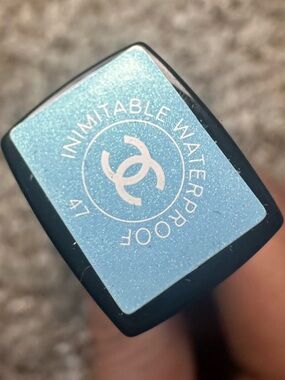 CHANEL Inimitable Waterproof Mascara - Shimmery Light Blue
